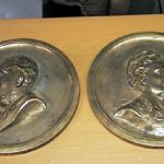 169 3351 Väggmedaljonger